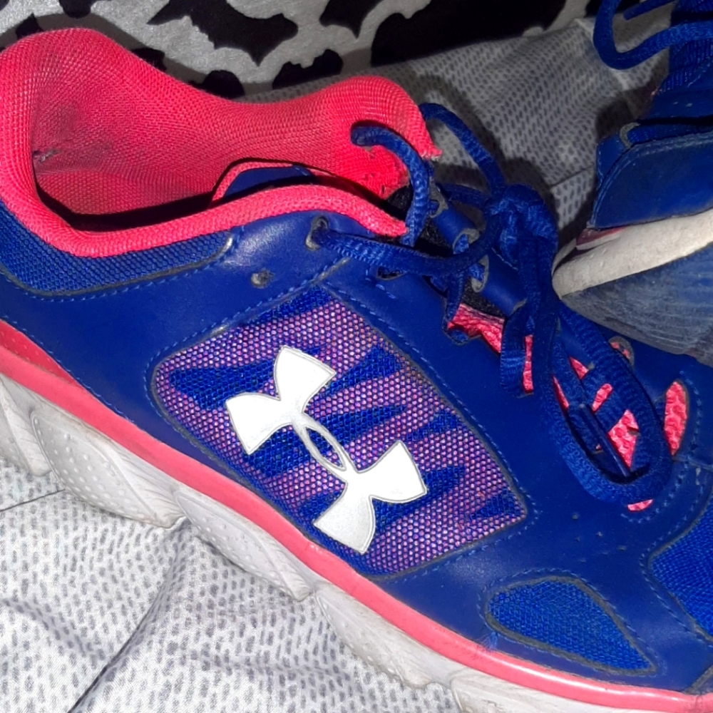 Under Armour women runners